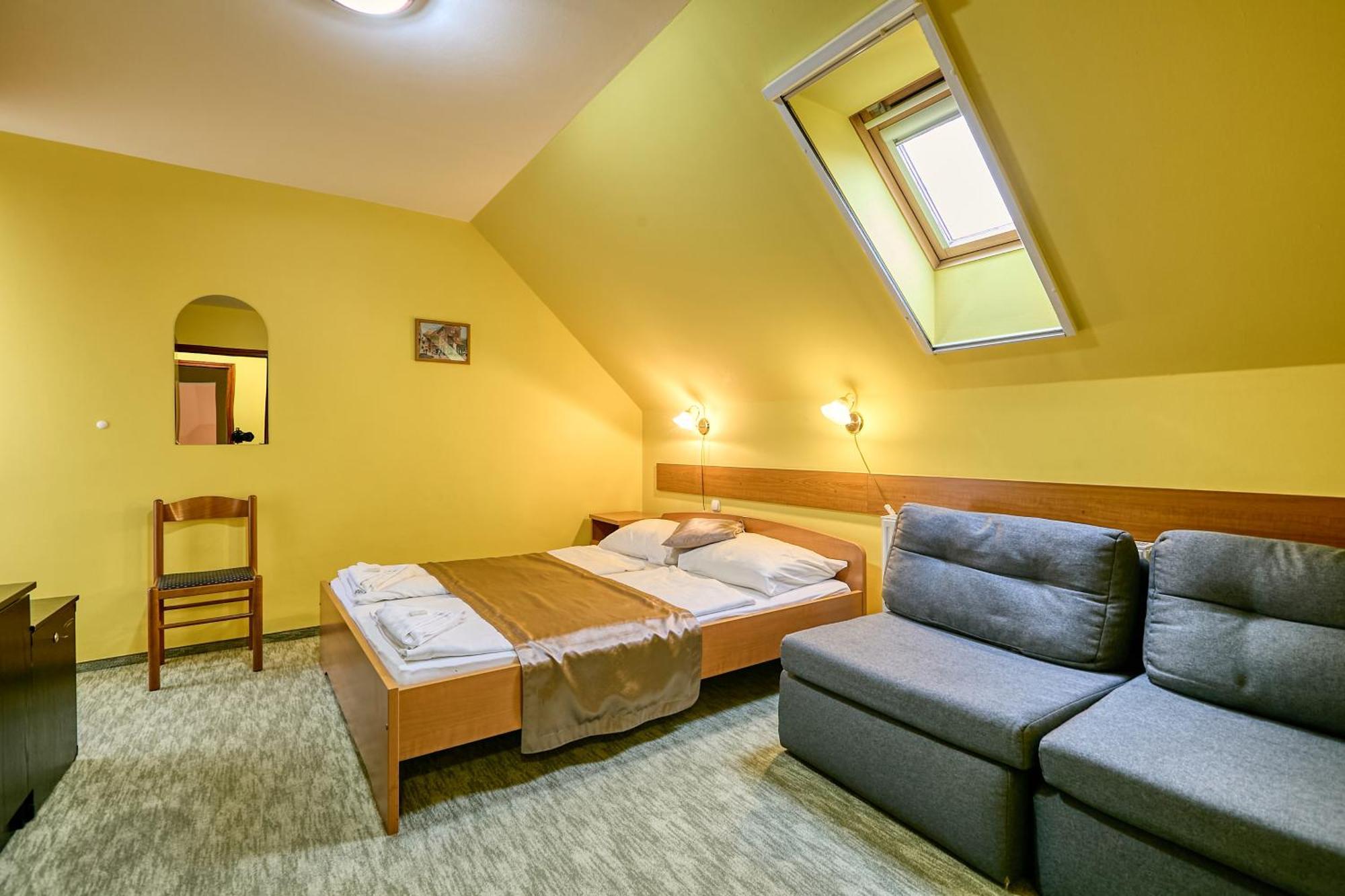 Pihenokereszt Panzio Bed and Breakfast Sopron Exteriör bild